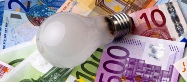 Bollette elettriche: gli oneri dei morosi saranno a carico di tutti Bollette elettriche: gli oneri dei morosi saranno a carico di tutti