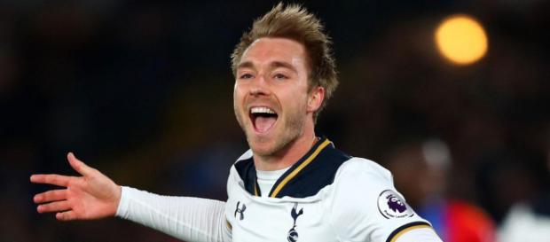 Christian Dannemann Eriksen es un futbolista danés que juega como mediocampista ofensivo Christian Dannemann Eriksen es un futbolista danés que juega como mediocampista ofensivo