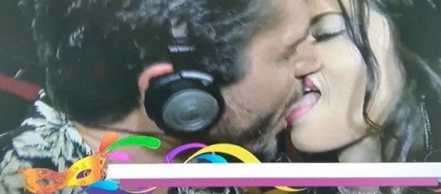 Enquanto Marcos beija, sister é eliminada no ''BBB18'' Enquanto Marcos beija, sister é eliminada no ''BBB18''