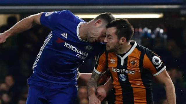 Infortunio dopo scontro Cahill Mason - thesun.co.uk