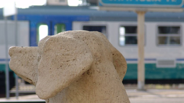 La statua dedicata a Lampo così come appare oggi