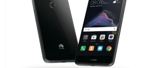 Huawei P8 Lite (2017), polemiche sull'azienda cinese