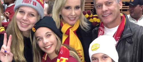 Shannon Beador poses with David and their kids. [Photo via Instagram]