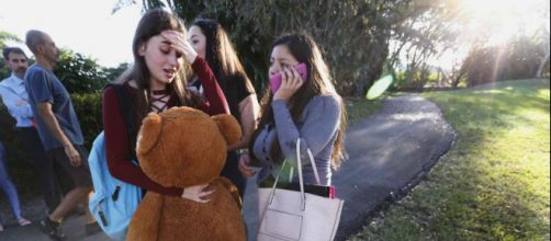 Studentesse terrorizzate davanti al Liceo dopo l'agguato