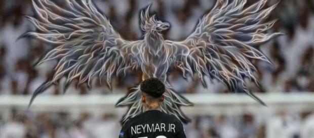 Foto do craque Neymar com uma Phoenix. Foto do craque Neymar com uma Phoenix.