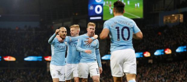 Manchester City en busca de su primer titulo Manchester City en busca de su primer titulo