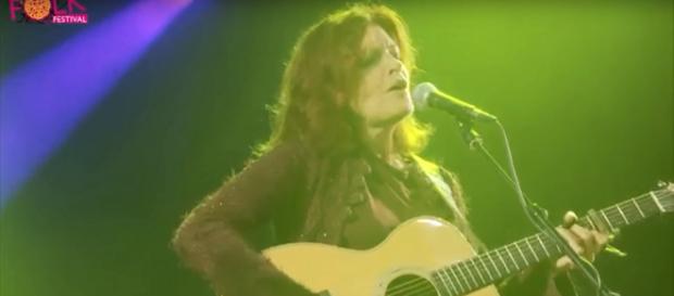Roseanne Cash joins contingent of country stars in calling for action after Parkland, FL shooting. ImageCap Shrewsbury Folk Festival/YT Roseanne Cash joins contingent of country stars in calling for action after Parkland, FL shooting. ImageCap Shrewsbury Folk Festival/YT