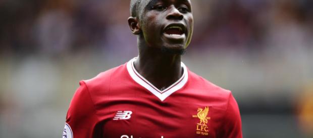 Sadio Mané celebra después de completar su hat-trick con el Liverpool en la derrota por 5-0 ante el Oporto. Sadio Mané celebra después de completar su hat-trick con el Liverpool en la derrota por 5-0 ante el Oporto.