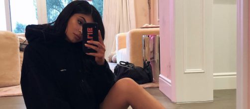 Kylie Jenner is a mom now and she's finding out that it's not as easy as it looks. [Image via Kylie Jenner/Instagram]