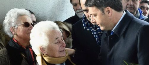 Renzi durante la vista a Sant'Anna di Stazzema