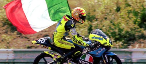 Valentino Rossi compie 39 anni, trionfi e cadute della carriera ... - corriere.it