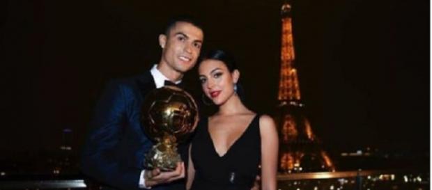 Casal está namorando desde o final de 2016 Casal está namorando desde o final de 2016