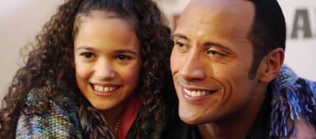 Dwayne Johnson com a filha Simone Dwayne Johnson com a filha Simone