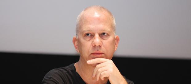 Netflix s'offre Ryan Murphy pour 300 millions de dollars- Alvinet - alvinet.com Netflix s'offre Ryan Murphy pour 300 millions de dollars- Alvinet - alvinet.com