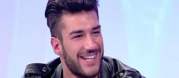 Uomini e Donne: Lorenzo Riccardi 'tronista', Sara e Nilufar 'corteggiatrici' Uomini e Donne: Lorenzo Riccardi 'tronista', Sara e Nilufar 'corteggiatrici'