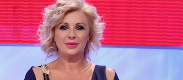 Gossip Uomini e donne: Tina torna sulla poltrona rossa? L'indiscrezione. Gossip Uomini e donne: Tina torna sulla poltrona rossa? L'indiscrezione.