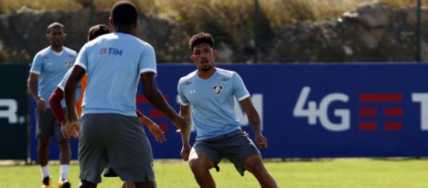 Recuperado de dores articulares, Douglas tem chance de voltar na quarta (Foto: Site Oficial do Fluminense F.C.) Recuperado de dores articulares, Douglas tem chance de voltar na quarta (Foto: Site Oficial do Fluminense F.C.)