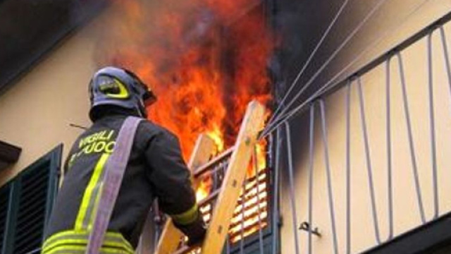 Calabria, donna muore bruciata dentro casa. (foto di repertorio)