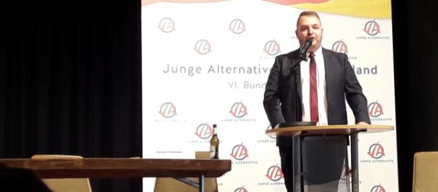 Damian Lohr aus Mainz ist der neue Bundesvorsitzende der Jungen Alternative. Damian Lohr aus Mainz ist der neue Bundesvorsitzende der Jungen Alternative.