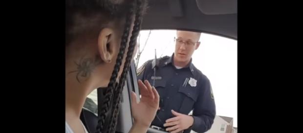 Korryn Gaines Traffic Stop- Caesar Beats- YouTube Caption Korryn Gaines Traffic Stop- Caesar Beats- YouTube Caption
