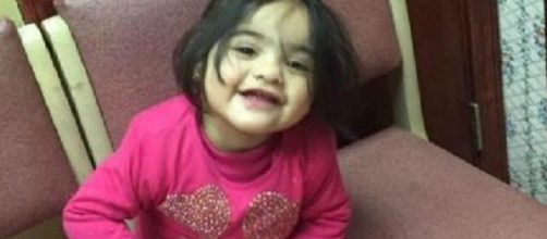 Ifrah, la bimba di due anni morta a causa della caduta di uno specchio all'interno di un negozio di scarpe