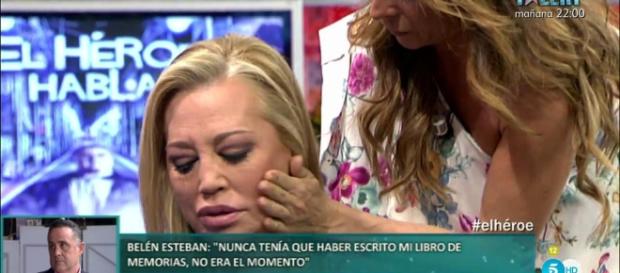 Belén y María Patiño, indignadas. Belén y María Patiño, indignadas.