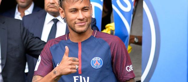 Folha revela contrato de exclusividade de Neymar com o Grupo Globo Folha revela contrato de exclusividade de Neymar com o Grupo Globo