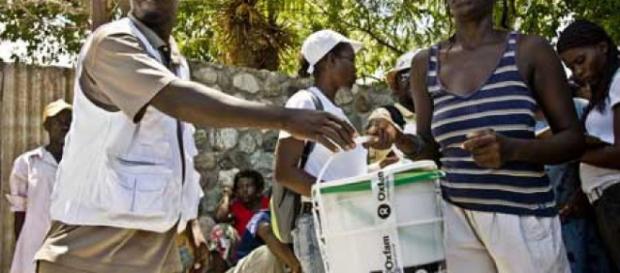La organización benéfica ha publicado su informe interno. En el informe de 2011, Oxfam dijo que "se debe hacer más" La organización benéfica ha publicado su informe interno. En el informe de 2011, Oxfam dijo que "se debe hacer más"