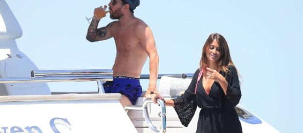 Messi se relaja en un yate de 7.800 euros al día en Ibiza Messi se relaja en un yate de 7.800 euros al día en Ibiza