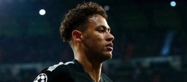 Neymar mantém a boa amizade com Messi Neymar mantém a boa amizade com Messi