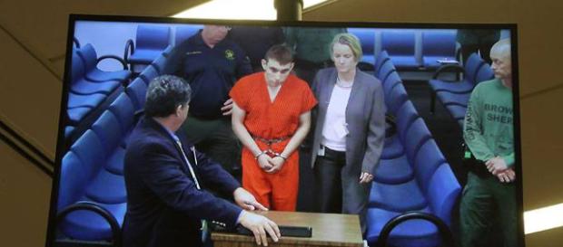 Nikolas Cruz, 19, tinha planejado o tiroteio por meses e foi preso no campus. Nikolas Cruz, 19, tinha planejado o tiroteio por meses e foi preso no campus.
