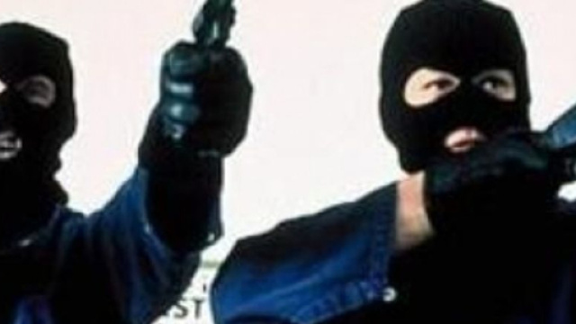 Giugliano in Campania (NA) - Rapina in pasticceria. Due Arresti