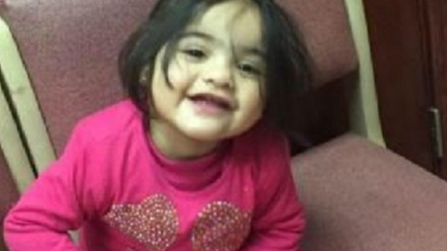 Ifrah, la bimba di due anni morta a causa della caduta di uno specchio all'interno di un negozio di scarpe