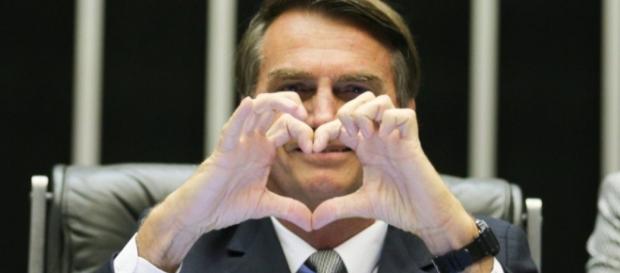 Bolsonaro é o presidenciavel mais popular nas redes sociais. Bolsonaro é o presidenciavel mais popular nas redes sociais.