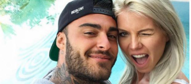 Les Marseillais Australia : Thibault filme Jessica nue sous la douche et balance les images sur Snapchat Les Marseillais Australia : Thibault filme Jessica nue sous la douche et balance les images sur Snapchat