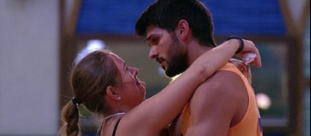 Lucas tem se mantido fiel à noiva no ''BBB18'' Lucas tem se mantido fiel à noiva no ''BBB18''