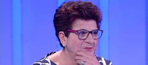 A "C'è Posta per Te" per cercare gli ex fidanzati, la signora ... - today.it A "C'è Posta per Te" per cercare gli ex fidanzati, la signora ... - today.it