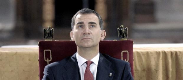 Críticas de independentistas y apoyo del PP y PSOE Críticas de independentistas y apoyo del PP y PSOE