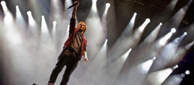 Ed Sheeran spots engagement ring (Image via Markus Hillgärtner via Wikimedia) Ed Sheeran spots engagement ring (Image via Markus Hillgärtner via Wikimedia)