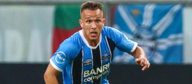 El Barcelona llegó a un acuerdo para fichar a Arthur de Gremio El Barcelona llegó a un acuerdo para fichar a Arthur de Gremio
