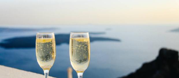 El consumo de alcohol y sus efectos positivos o negativos en la salud es un debate continuo El consumo de alcohol y sus efectos positivos o negativos en la salud es un debate continuo