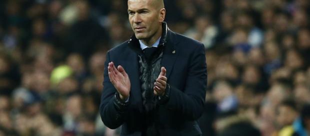 Zidane aclara que seguirá en el Madrid Zidane aclara que seguirá en el Madrid