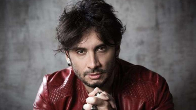 Fabrizio Moro: "Ho abusato di alcol e droghe. Prendevo pasticche"