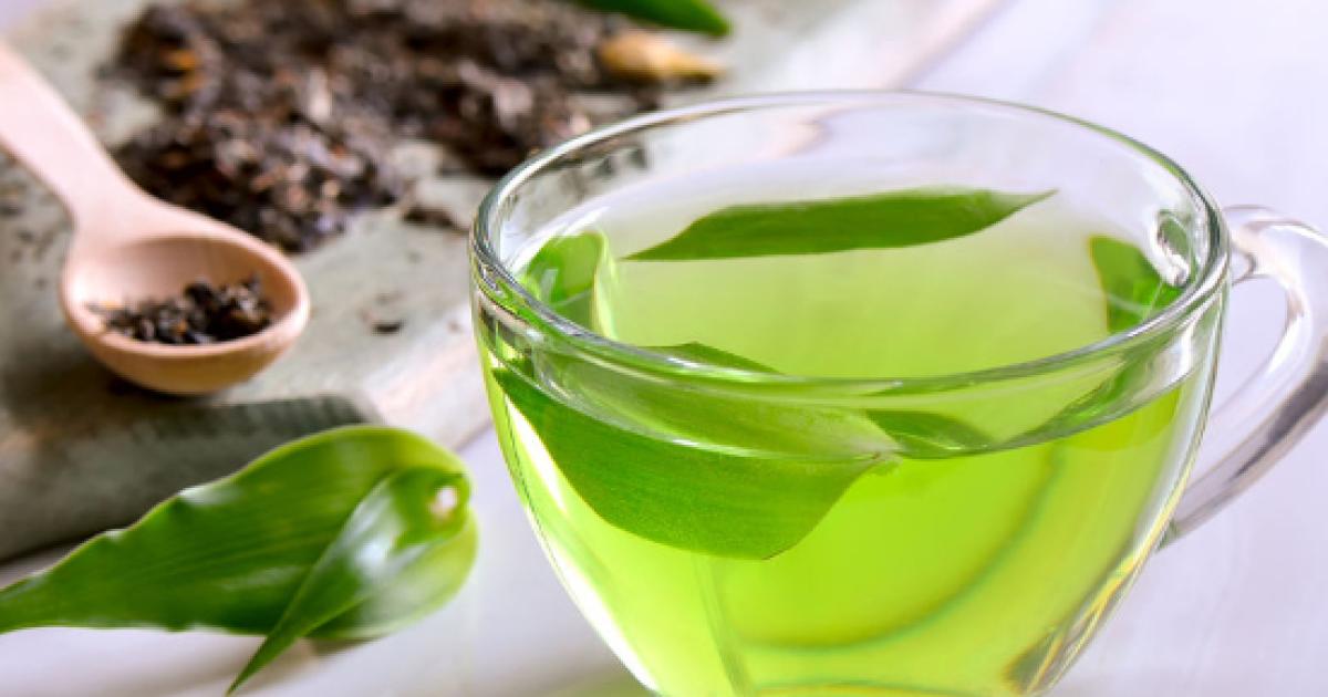 Los pros y los contras del té verde para la salud