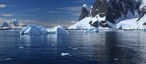 Melting glaciers in Lemaire Channel, Antarctica. - [Image Credit – Liam Quinn, Wikimedia Commons]