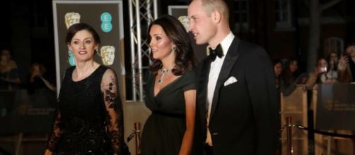 Kate Middleton causa revuelo por no vestir de negro en los BAFTA