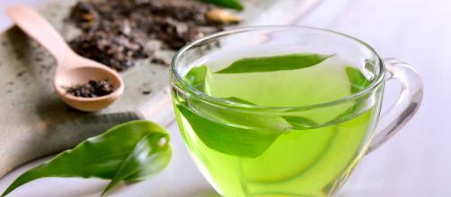 El té verde reduce el riesgo de cáncer, ayuda a perder peso, mejora las funciones del cerebro y tiene muchos beneficios para la salud