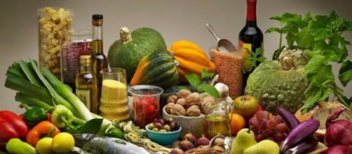 Eat like the Greek to live longer. Image Credit: Philip Chrysopoulos / YouTube Screenshot