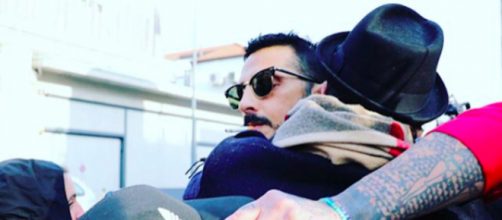 Fabrizio Corona lascia il carcere (Foto dal Profilo Instagram di Gabriele Parpiglia)