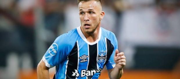 Artur acerta transferência para o Barcelona Artur acerta transferência para o Barcelona